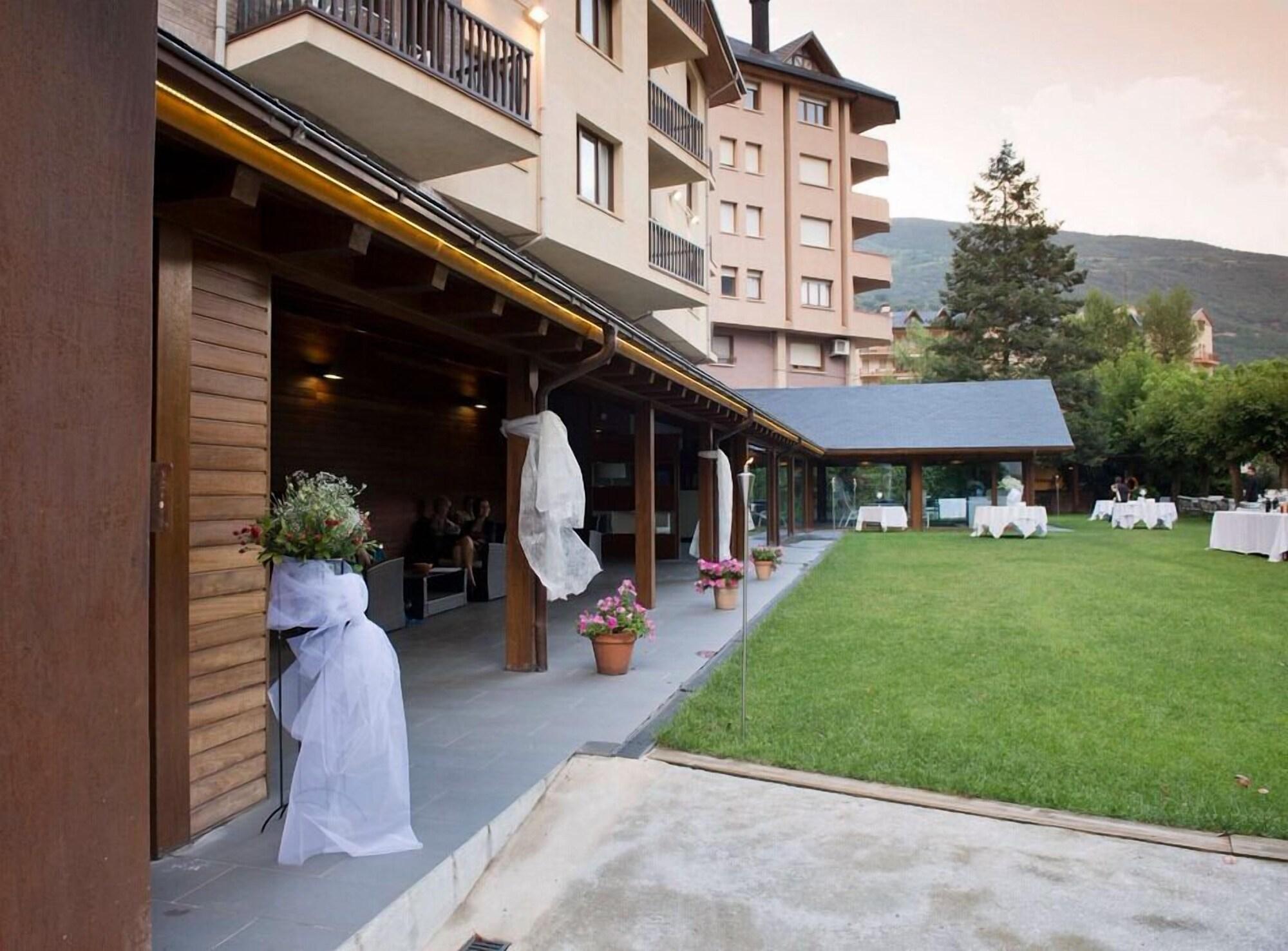 Hotel Restaurant Pessets & Spa Sort Exterior foto