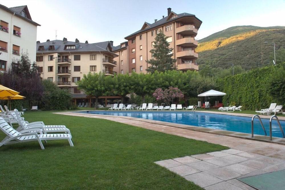 Hotel Restaurant Pessets & Spa Sort Exterior foto