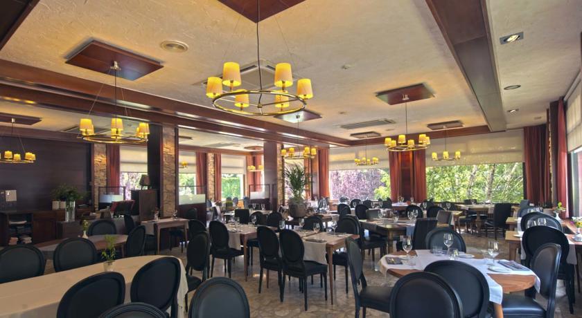 Hotel Restaurant Pessets & Spa Sort Exterior foto