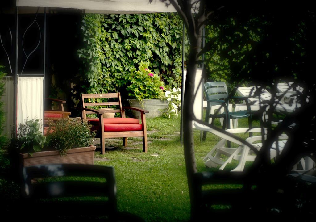Hotel Restaurant Pessets & Spa Sort Exterior foto